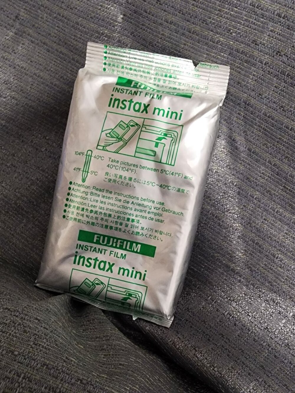 Film Fujifilm Instax Mini Instant Foil Pack - Picture 2 of 2